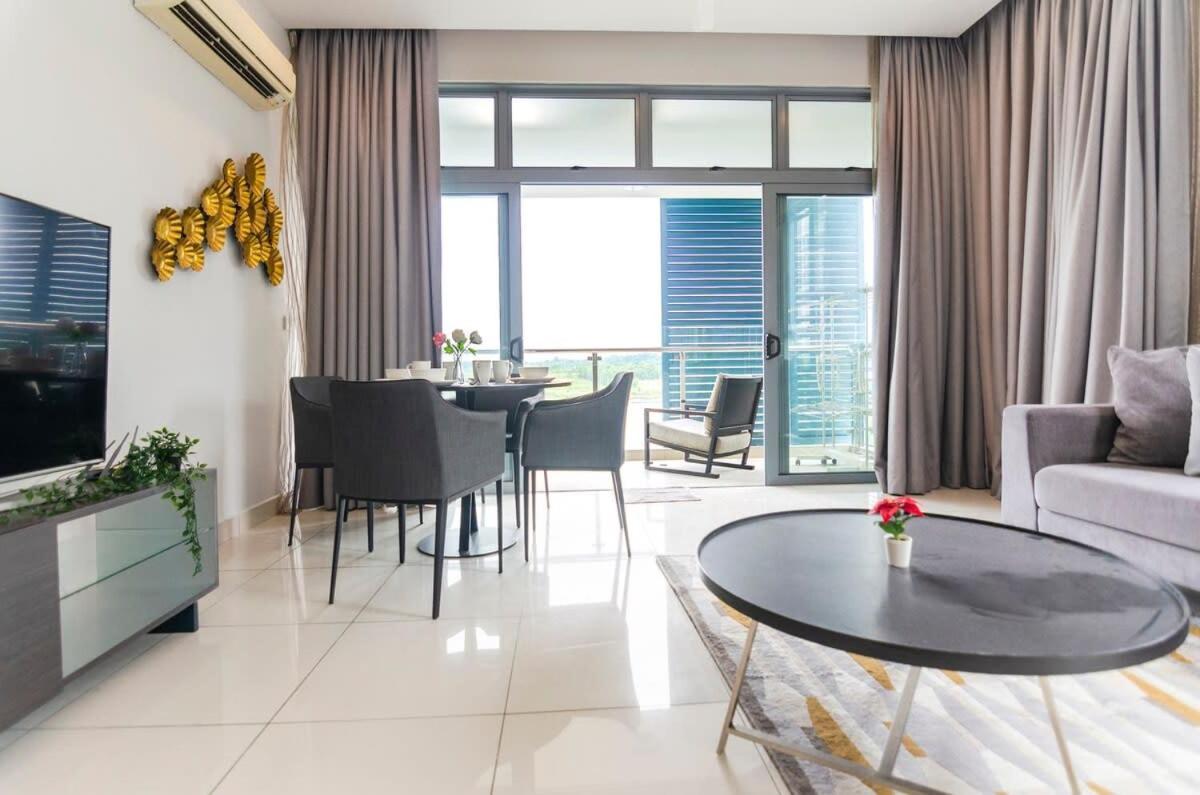 Lux 3Br Suite Puteri Harbour Near Legoland & Hello Kitty Nusajaya  Luaran gambar