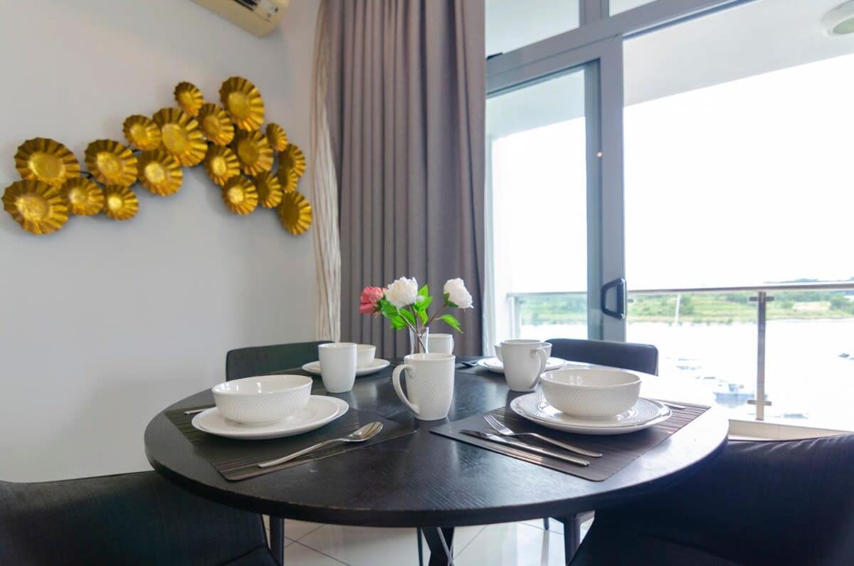 Lux 3Br Suite Puteri Harbour Near Legoland & Hello Kitty Nusajaya  Luaran gambar